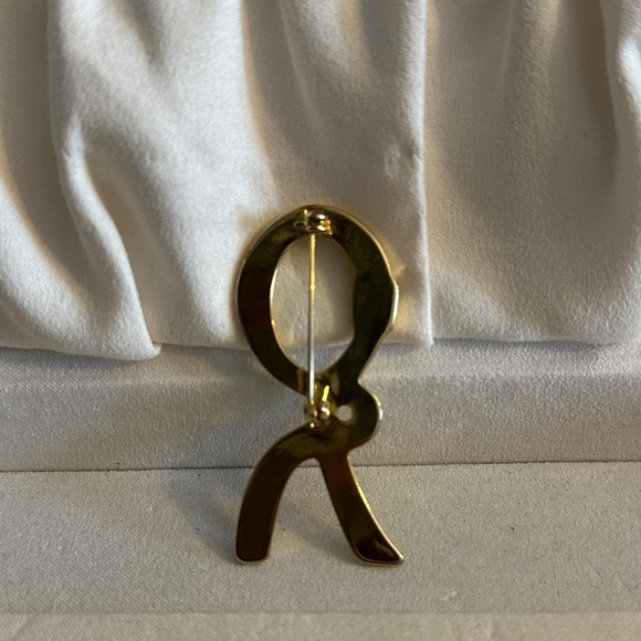 AUTH ROBERTA DI CAMERINO VINTAGE LOGO BROOCH PREOWNED - Picture 3 of 3